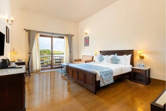 Lake View Suite 5